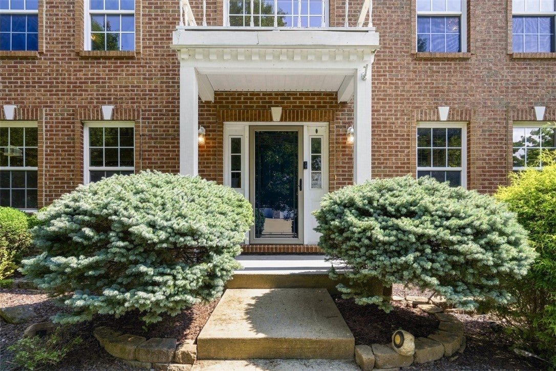 1512 Laurel Ridge Dr