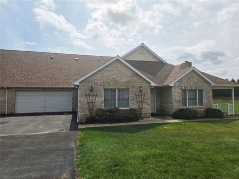 Condo For Sale - 104 Woodhawk Ln Ln<br/> Butler County, Franklin, PA 16001