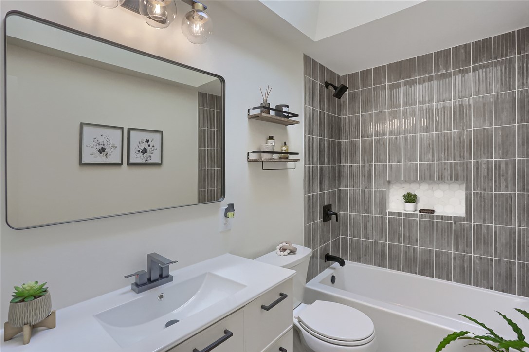 Cranberry Twp, Pennsylvania 16066, United States, 3 Bedrooms Bedrooms, ,2 BathroomsBathrooms,Residential,Active,227965