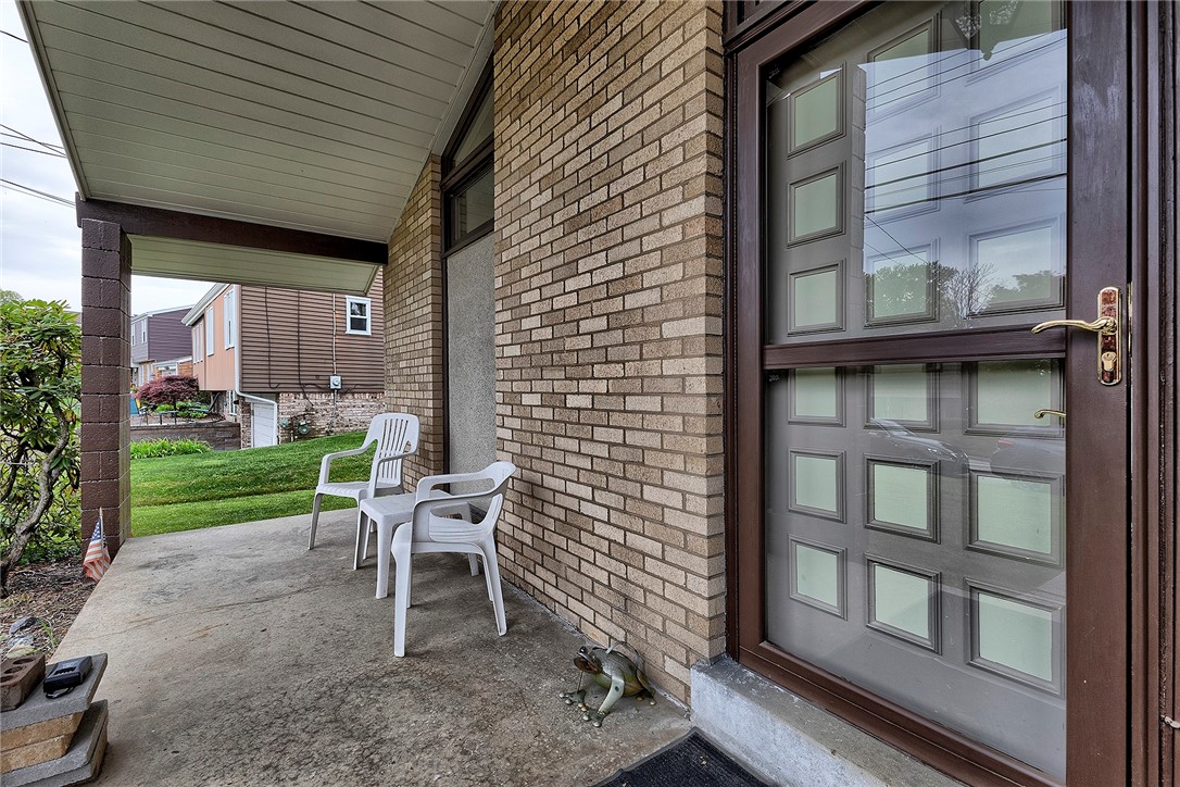 1712 Educational Dr Dr, White Oak, Pennsylvania image 3