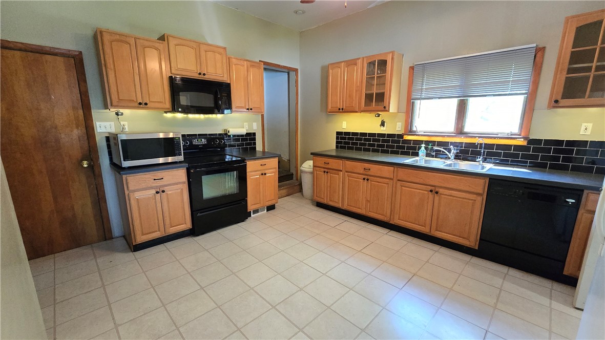 1150 S Pittsburgh St St, Connellsville, Pennsylvania image 3