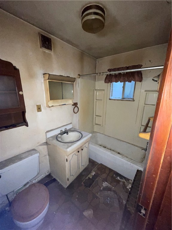 421 Fairview Ave Ave, Turtle Creek, Pennsylvania image 4