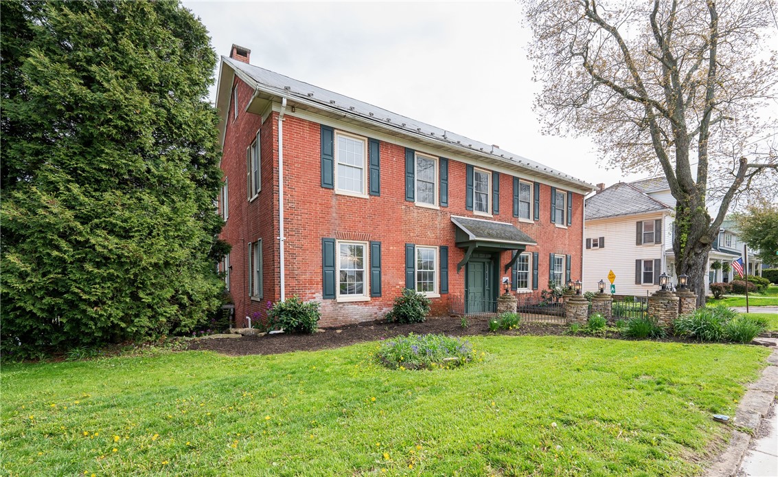 822 Main Street