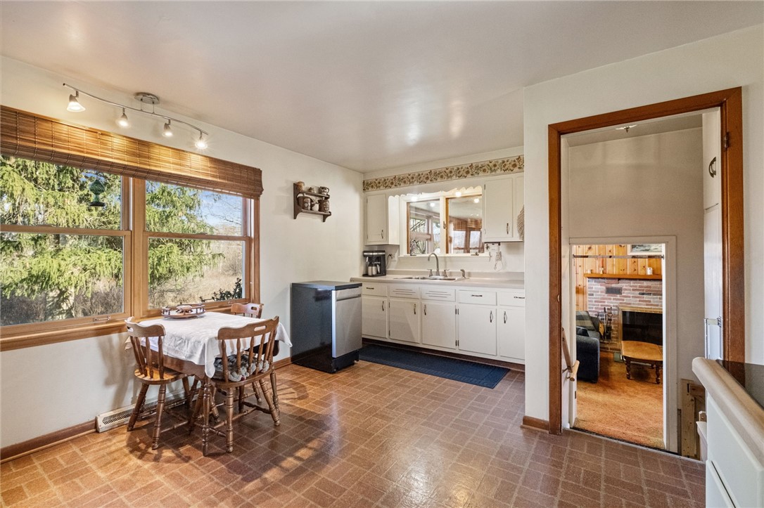 Liberty Twp, Pennsylvania 16127, United States, 3 Bedrooms Bedrooms, ,2 BathroomsBathrooms,Residential,Active,94251