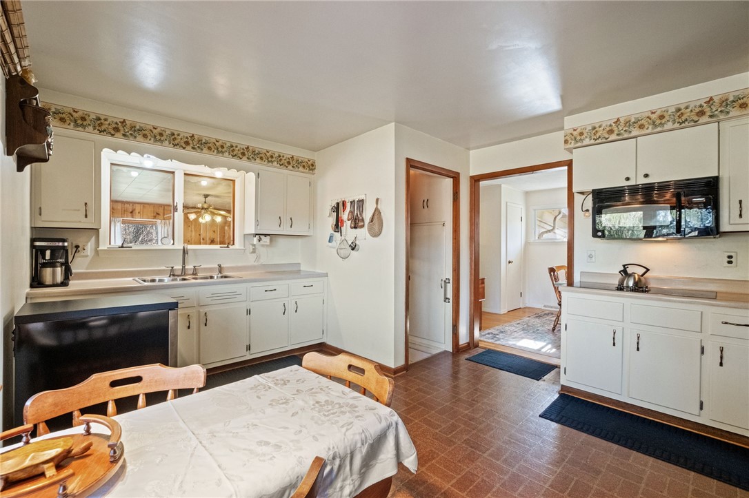 Liberty Twp, Pennsylvania 16127, United States, 3 Bedrooms Bedrooms, ,2 BathroomsBathrooms,Residential,Active,94251