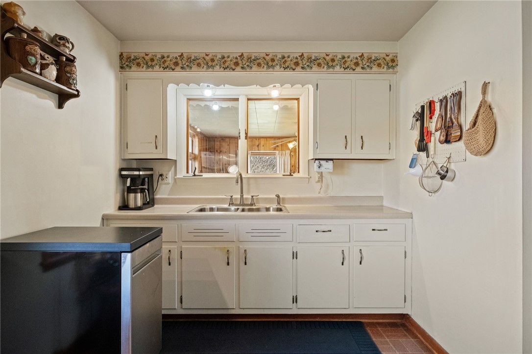 Liberty Twp, Pennsylvania 16127, United States, 3 Bedrooms Bedrooms, ,2 BathroomsBathrooms,Residential,Active,94251