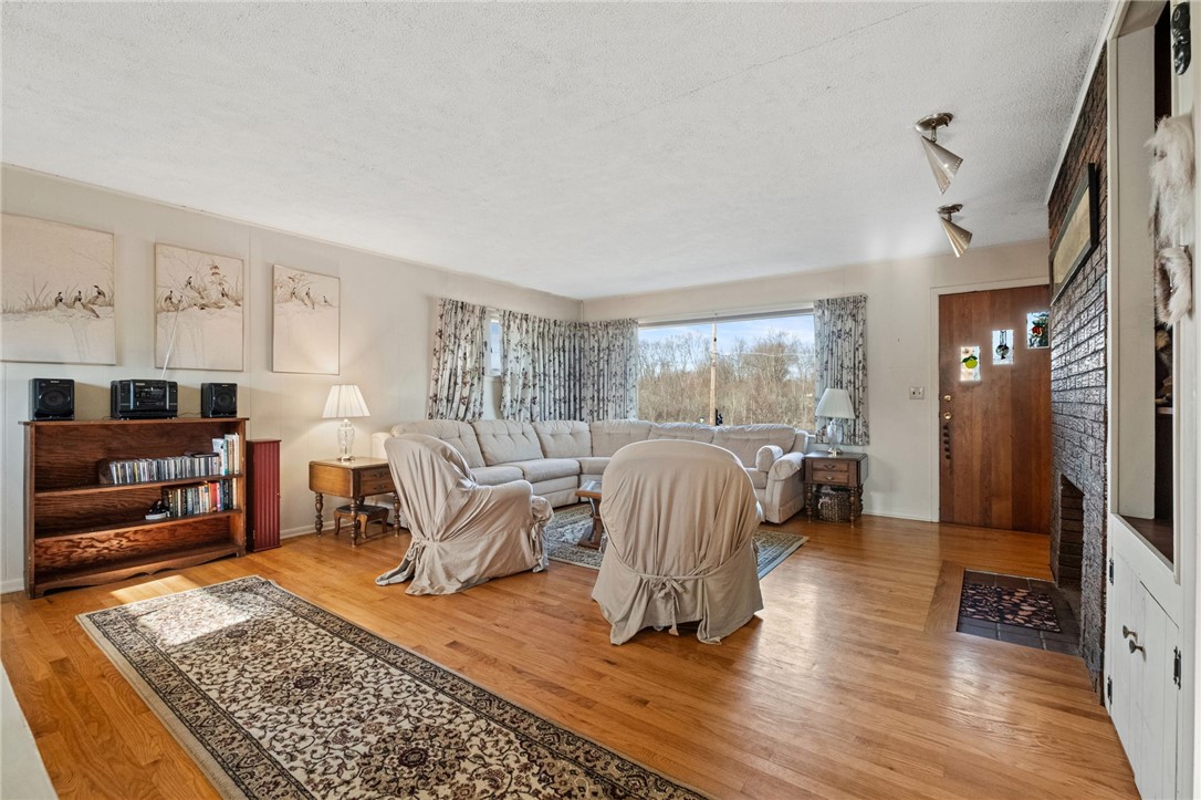 Liberty Twp, Pennsylvania 16127, United States, 3 Bedrooms Bedrooms, ,2 BathroomsBathrooms,Residential,Active,94251