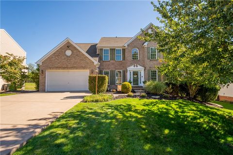 Photo of 7055 Highland Creek Dr, Bridgeville, PA 15017 (MLS # 1725769)