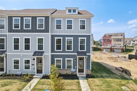 Townhouse For Sale - 401 N Harmon Court Ct<br/> McCandless, PA 15090