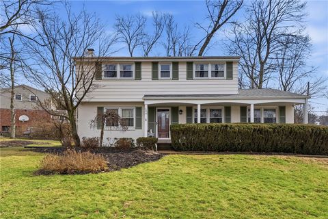 Photo of 469 Inwood Rd, Pittsburgh, PA 15237 (MLS # 1742175)