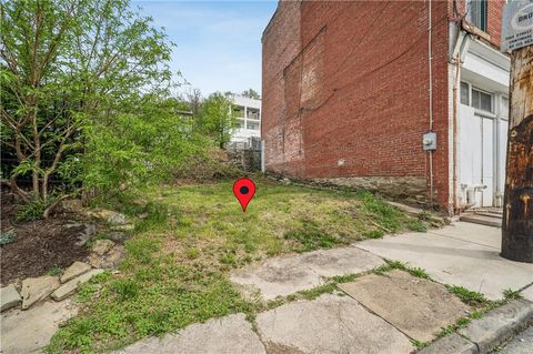 506 Armandale St Central North Side PA 15212