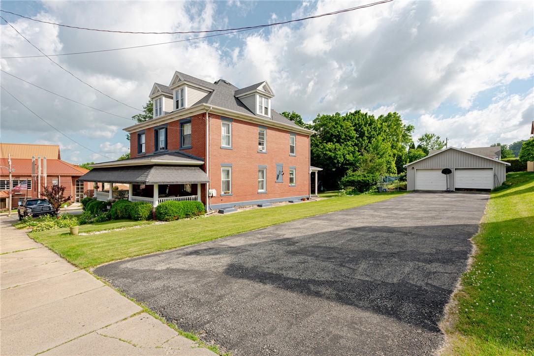 209 Broad St