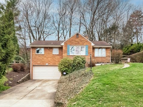 Photo of 337 Long Dr, Pittsburgh, PA 15241 (MLS # 1747765)