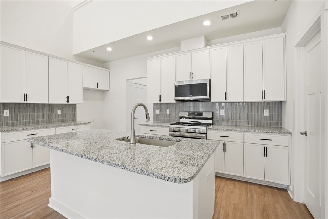 109 Blue Bird Ln
