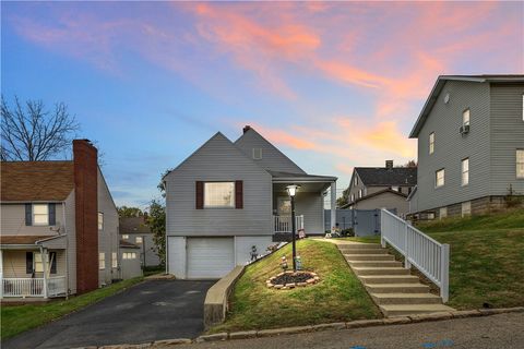 Photo of 212 Johnston Dr, Ellwood City, PA 16117 (MLS # 1727310)