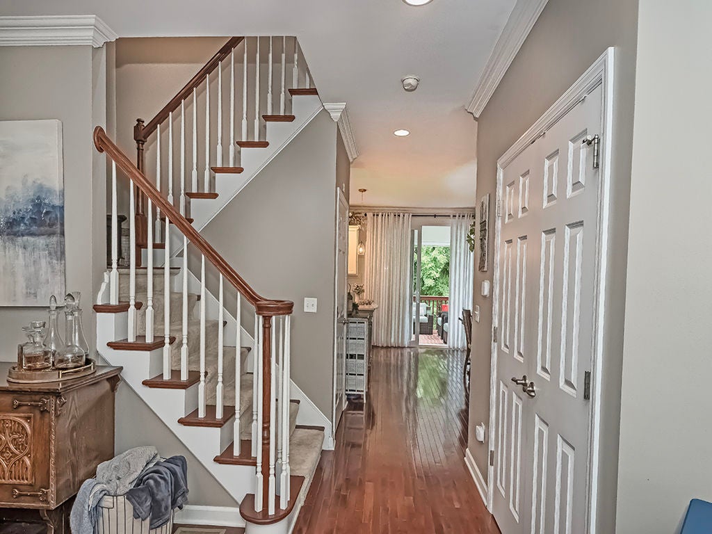 575 E Vanderbilt Drive