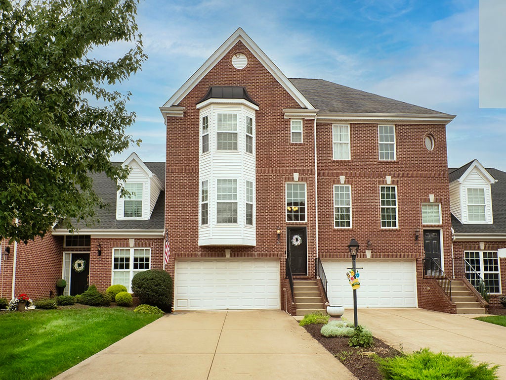 575 E Vanderbilt Drive