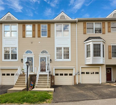 Photo of 2 Cherryhurst Ln, Bridgeville, PA 15017 (MLS # 1748527)