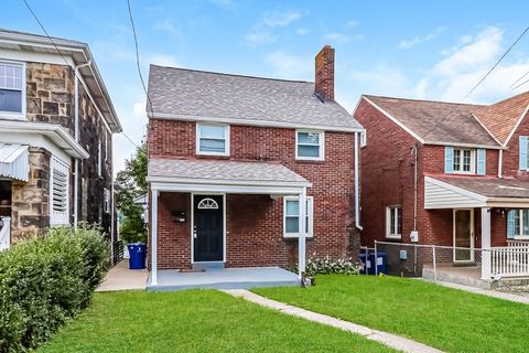 Photo of 320 Fernhill Ave, Pittsburgh, PA 15226 (MLS # 1738282)