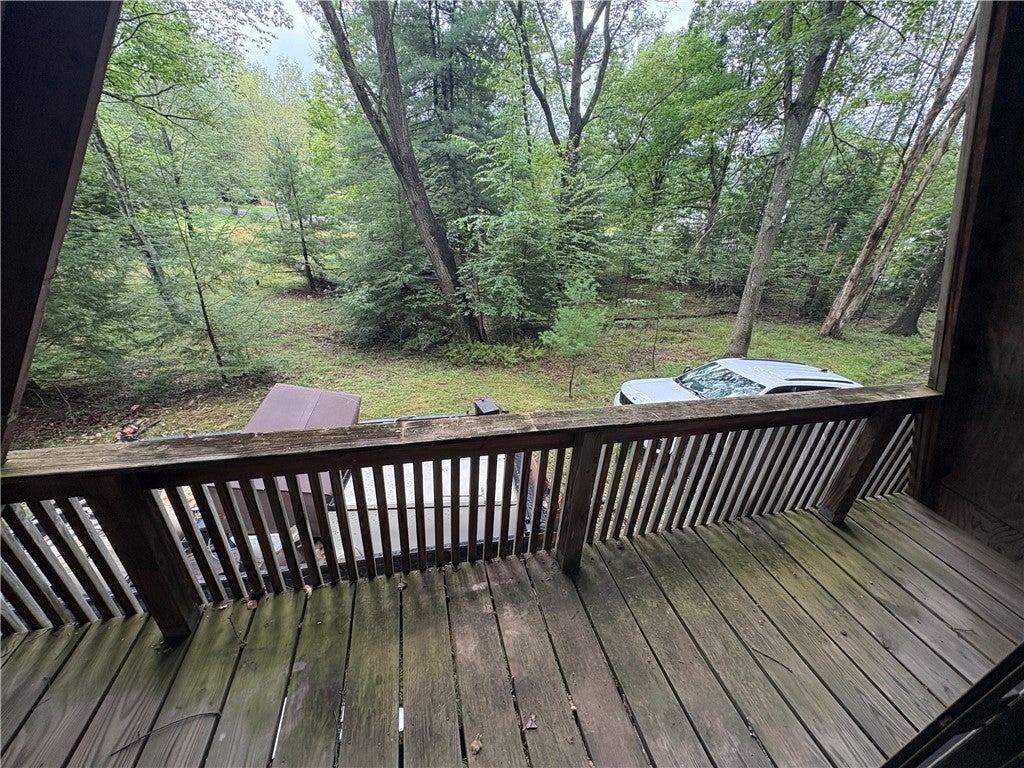 40 Beechwood Ln