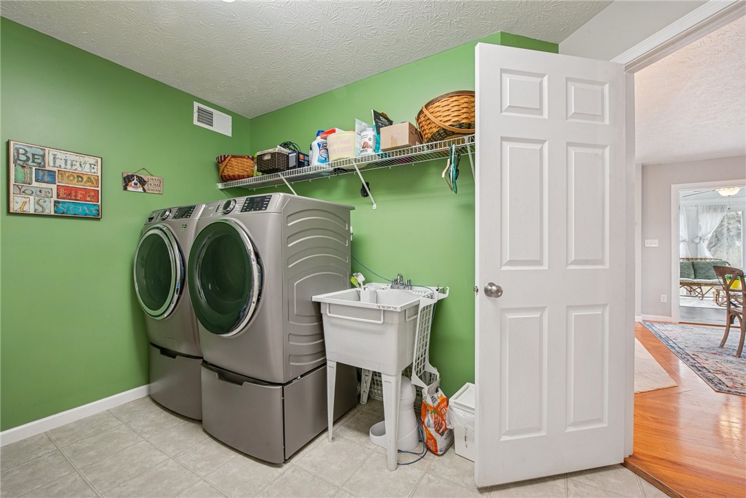 143 Bradford Square Drive, Trafford, Pennsylvania image 16