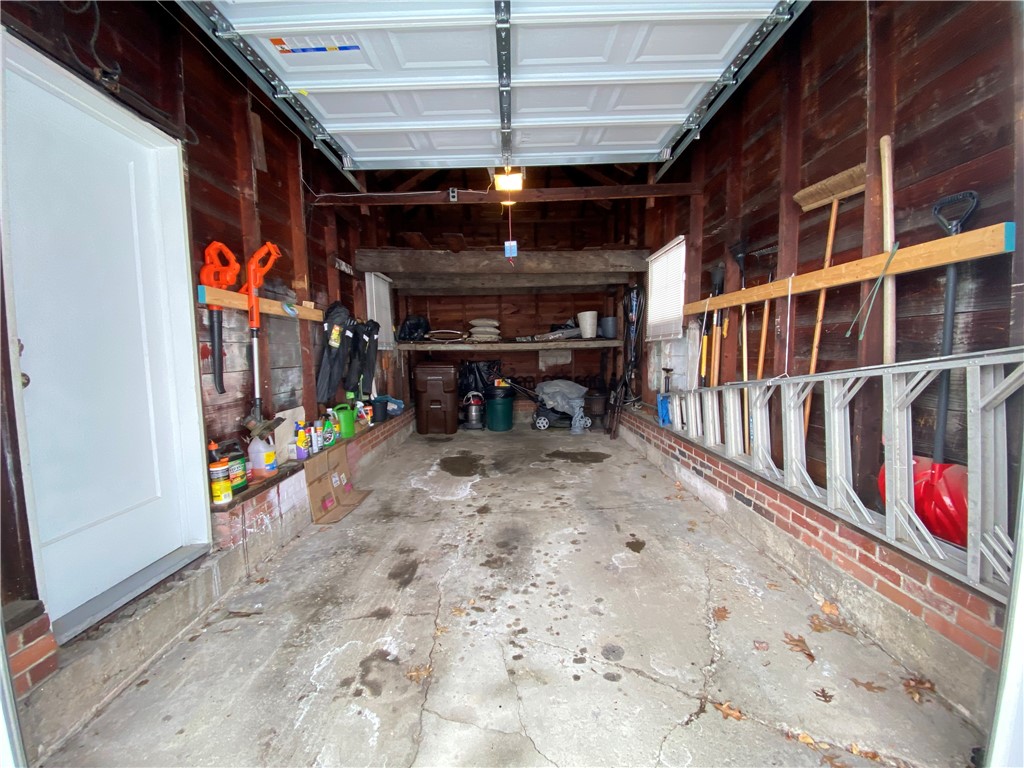 Greenville Boro - Mer, Pennsylvania 16125, United States, 2 Bedrooms Bedrooms, ,2 BathroomsBathrooms,Residential,Contingent,11441