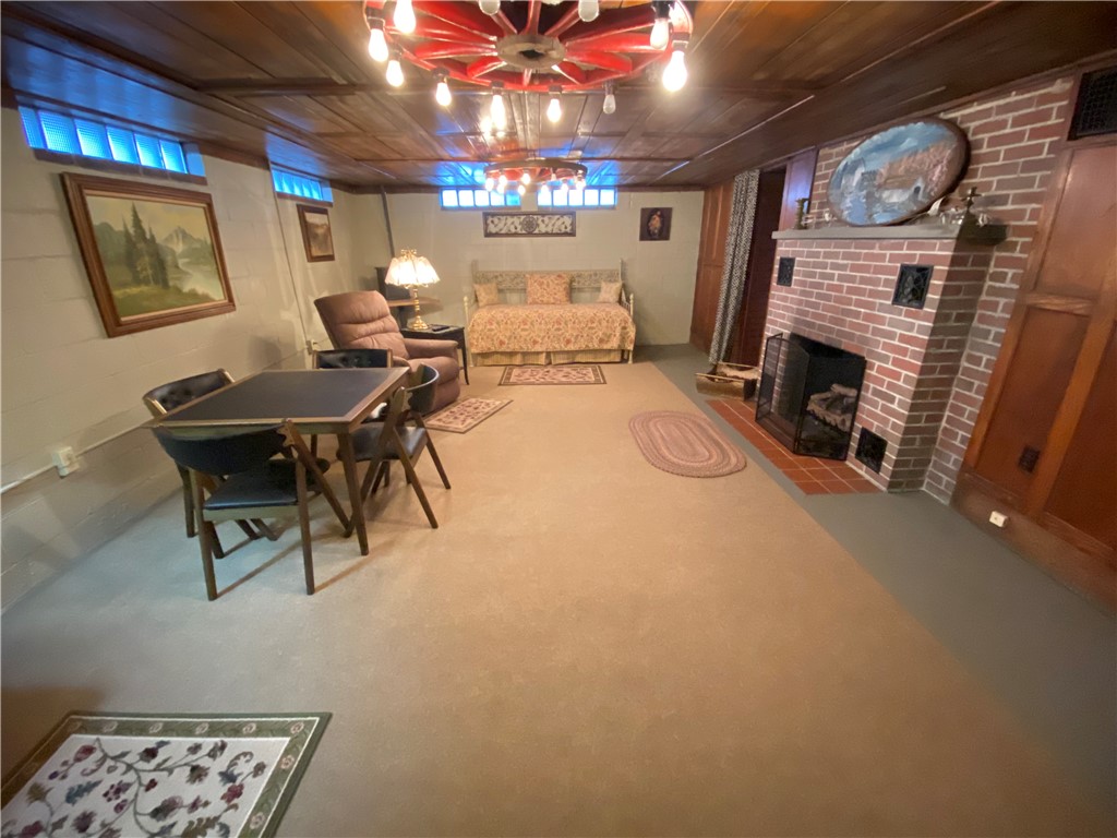 Greenville Boro - Mer, Pennsylvania 16125, United States, 2 Bedrooms Bedrooms, ,2 BathroomsBathrooms,Residential,Contingent,11441