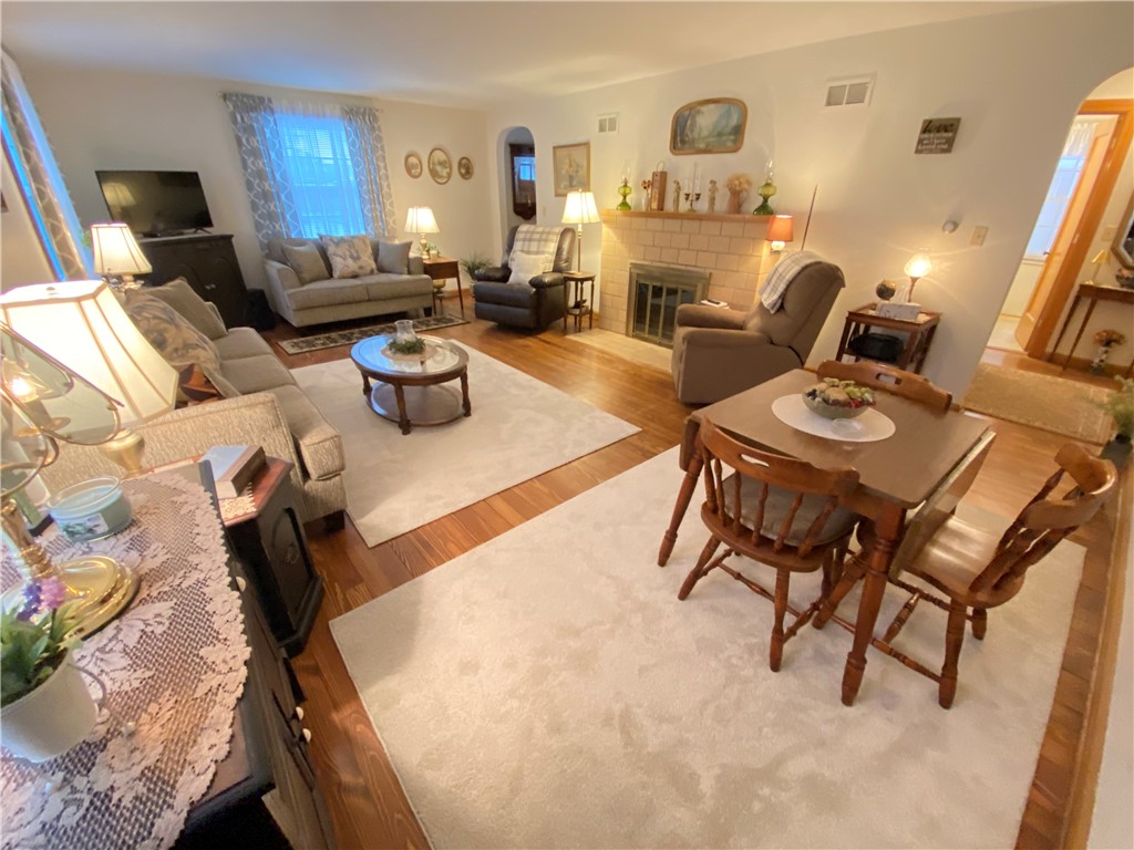 Greenville Boro - Mer, Pennsylvania 16125, United States, 2 Bedrooms Bedrooms, ,2 BathroomsBathrooms,Residential,Contingent,11441