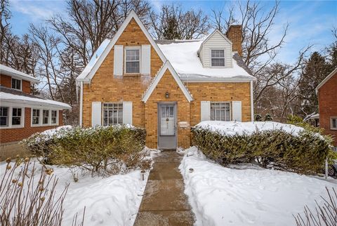 Photo of 822 Harden Dr, Pittsburgh, PA 15229 (MLS # 1739959)