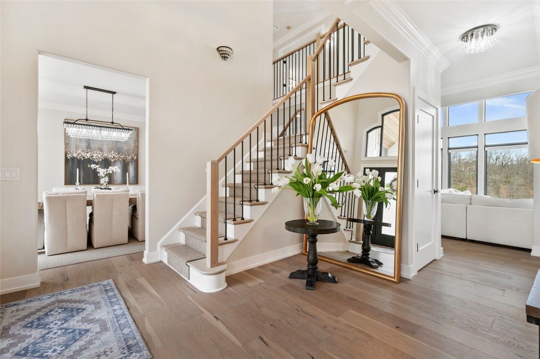 2012 W Grove Dr