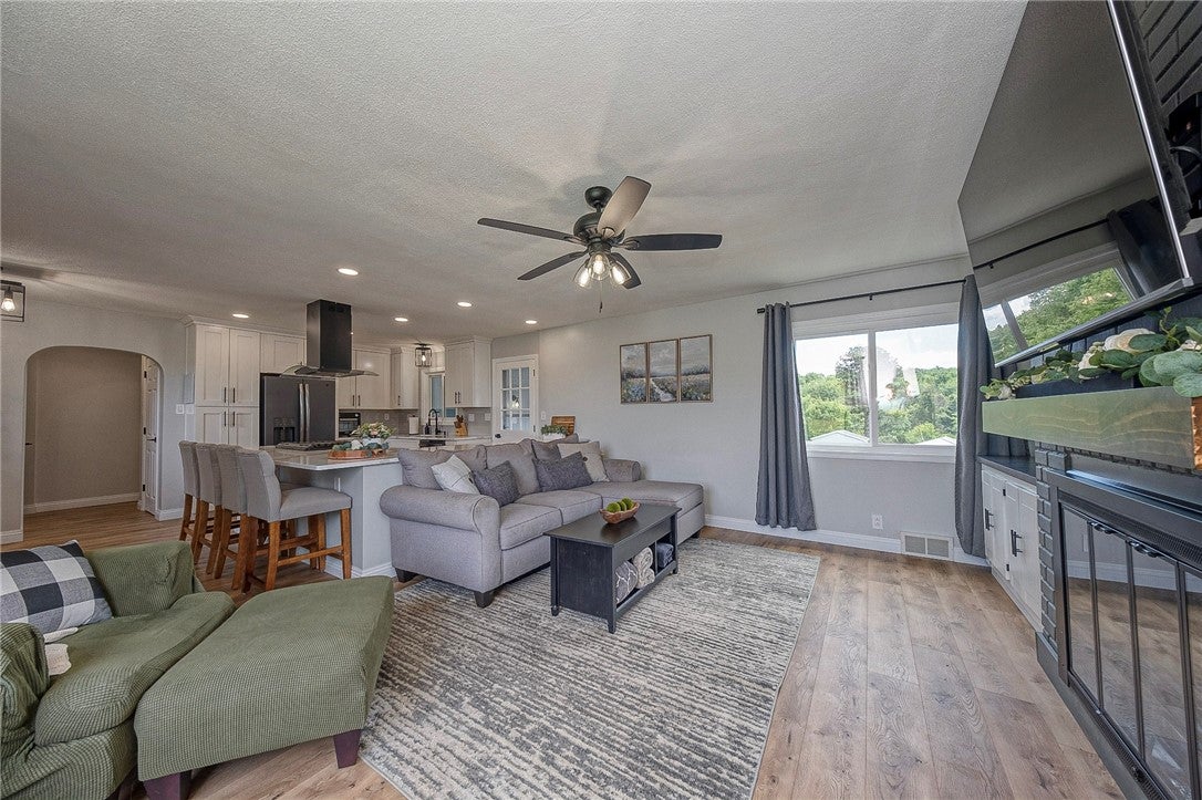 156 Beale Rd