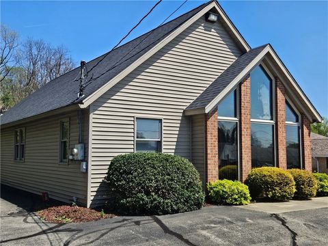 Photo of 1637 N Main Street Ext, Butler, PA 16001 (MLS # 1749662)