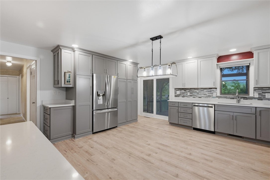 108 Needham Dr