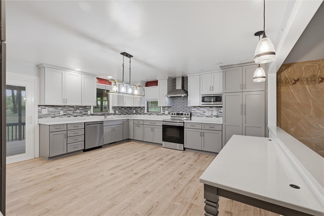 108 Needham Dr