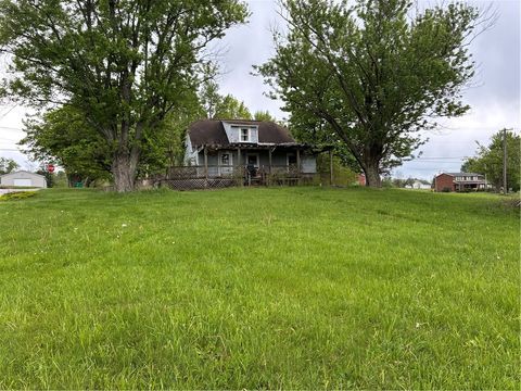 Photo of 105 Lentz Rd, Latrobe, PA 15650 (MLS # 1751695)