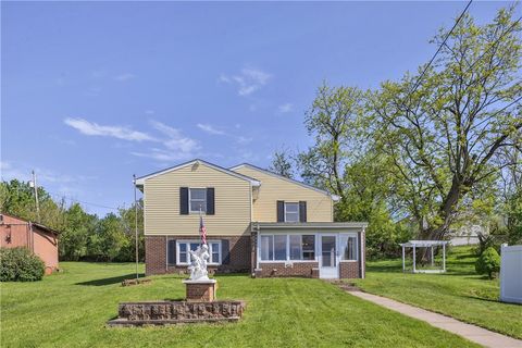 Photo of 2750 Ohio St, Bethel Park, PA 15102 (MLS # 1752727)