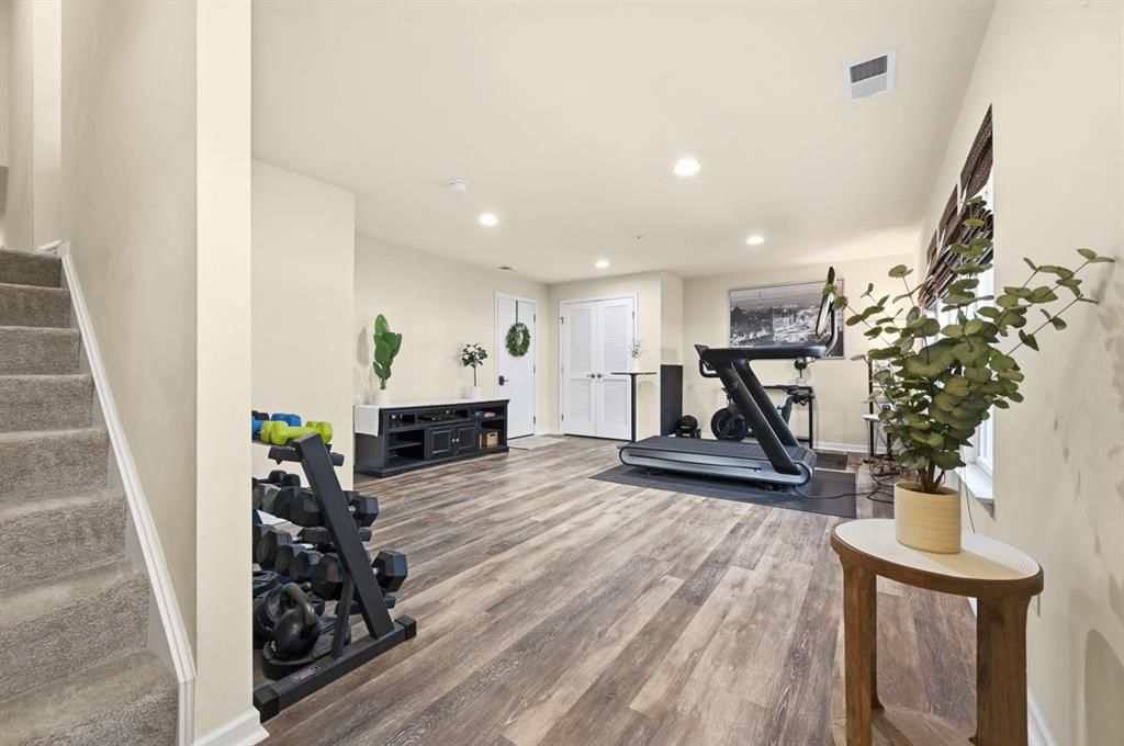 601 Pointe View Drive