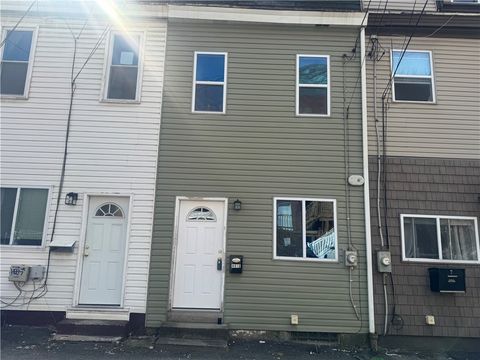 Photo of 4416 Woolslayer Way, Pittsburgh, PA 15224 (MLS # 1745720)