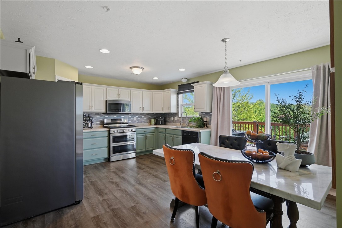 242 Grace Manor Dr