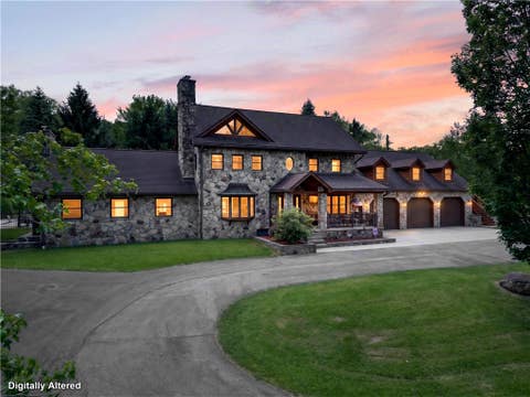 Photo of 134 Twin Lake Ln, Laughlintown, PA 15655 (MLS # 1759053)