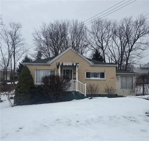 Photo of 1001 7th Ave, Conway, PA 15027 (MLS # 1740045)