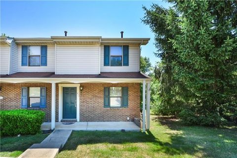 Photo of 411 Brookside Ct, Seven Fields, PA 16046 (MLS # 1727175)