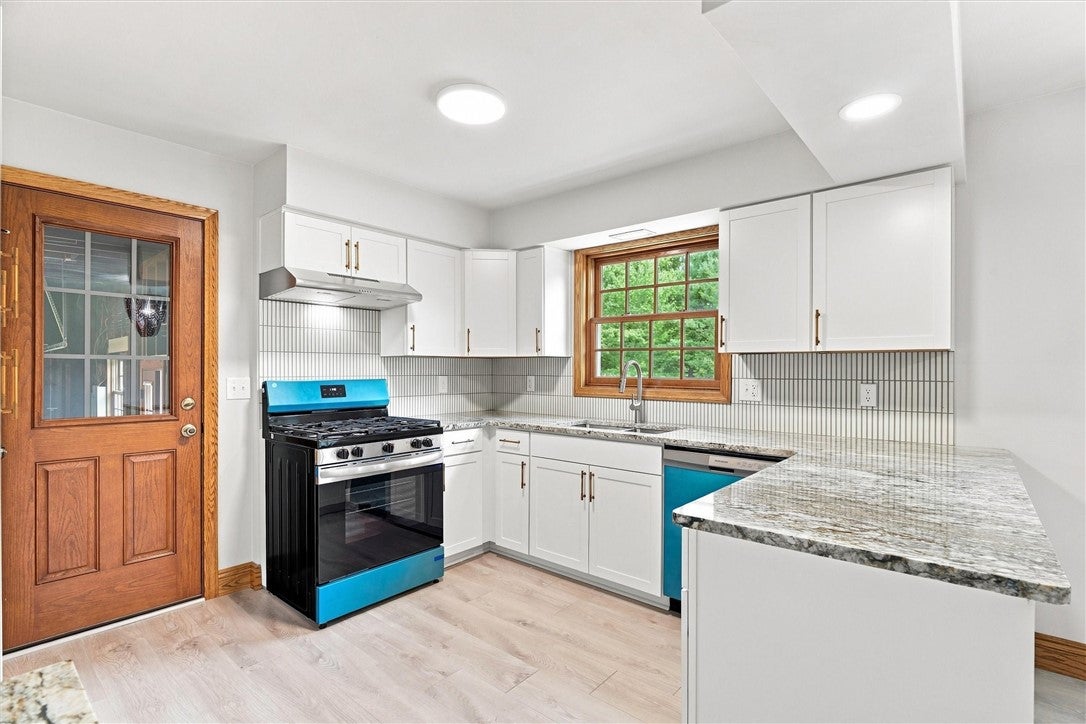 34 Lilac Dr