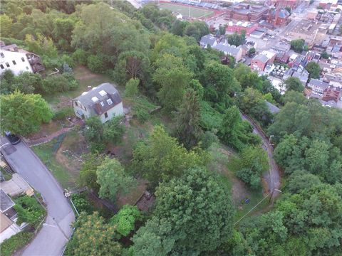 Photo of 10 Ingress Way, Pittsburgh, PA 15203 (MLS # 1724133)