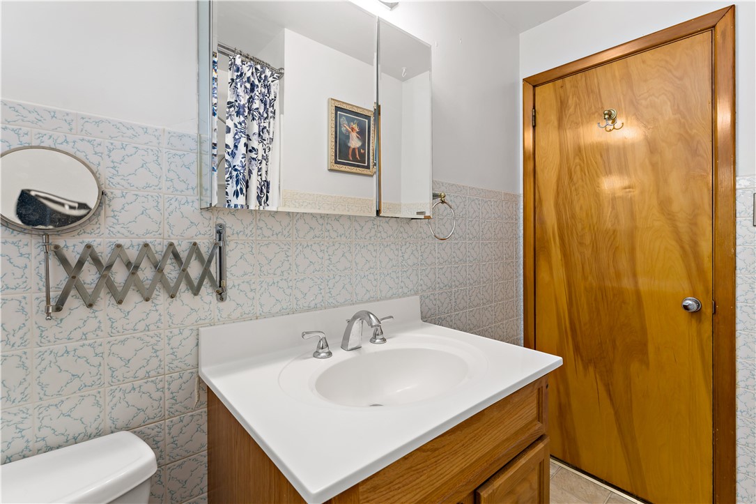 Monroeville, Pennsylvania 15146, United States, 2 Bedrooms Bedrooms, ,2 BathroomsBathrooms,Residential,Contingent,149413