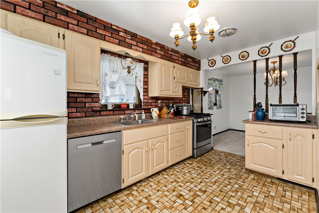 Monroeville, Pennsylvania 15146, United States, 2 Bedrooms Bedrooms, ,2 BathroomsBathrooms,Residential,Contingent,149413