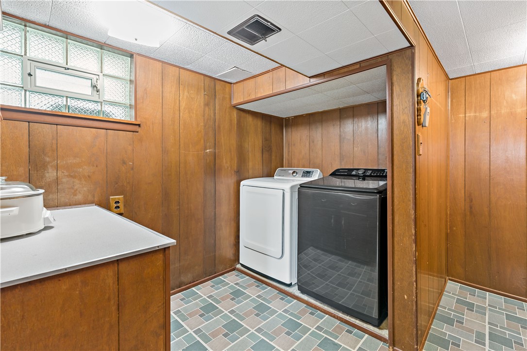 Monroeville, Pennsylvania 15146, United States, 2 Bedrooms Bedrooms, ,2 BathroomsBathrooms,Residential,Contingent,149413