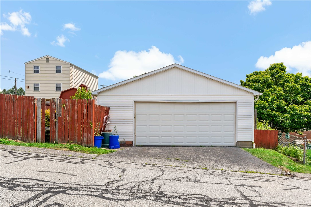 Monroeville, Pennsylvania 15146, United States, 2 Bedrooms Bedrooms, ,2 BathroomsBathrooms,Residential,Contingent,149413