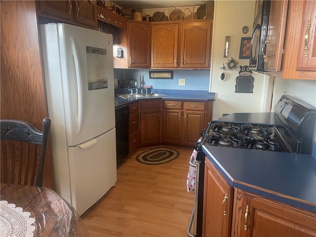 Sharon, Pennsylvania 16146, United States, 2 Bedrooms Bedrooms, ,1 BathroomBathrooms,Residential,Active,178606