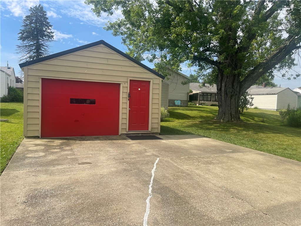 Sharon, Pennsylvania 16146, United States, 2 Bedrooms Bedrooms, ,1 BathroomBathrooms,Residential,Active,178606